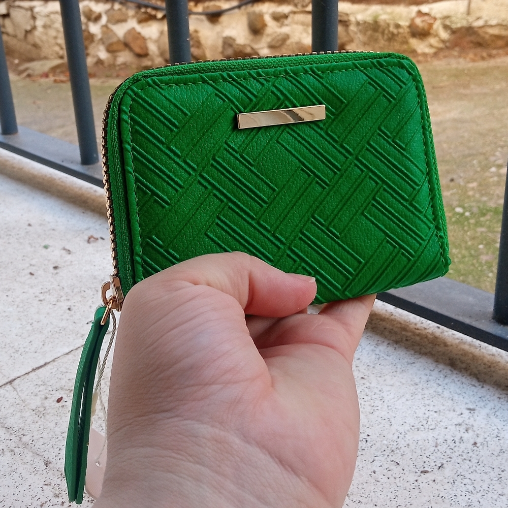 Primark New with Tags Green Wallet - Picture 4 of 8